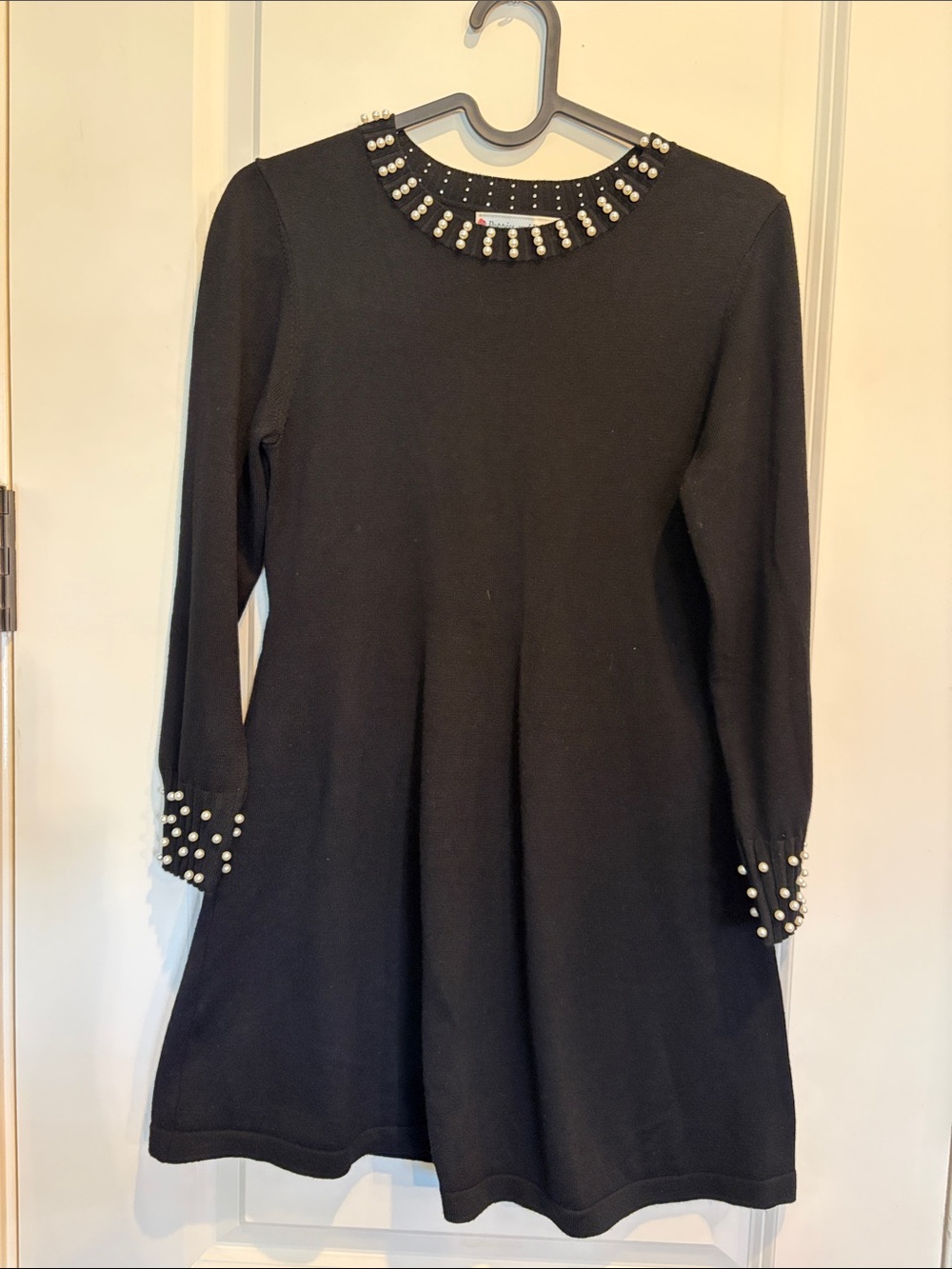 Sophisticated black dress for your tween!